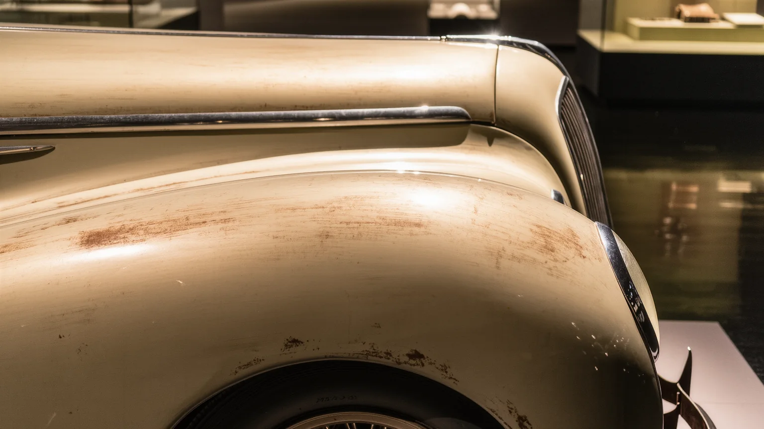 Detail eines klassischen Automobils mit schöner originaler Patina